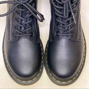 Dr. Martin’s 1460 Pascal Virginia Leather Boots women’s size 8